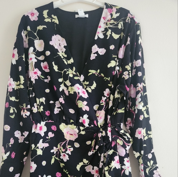 H&M  Wrap Dress Floral Black BNWT - Picture 6 of 16